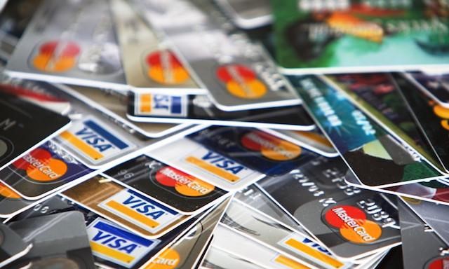 Hạn mức thẻ tín dụng được quyết định dựa trên nhiều yếu tố