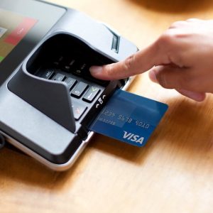 Nắm giữ một chiếc thẻ Visa Debit, bạn sẽ được hưởng nhiều lợi ích vượt trội so với sử dụng tiền mặt